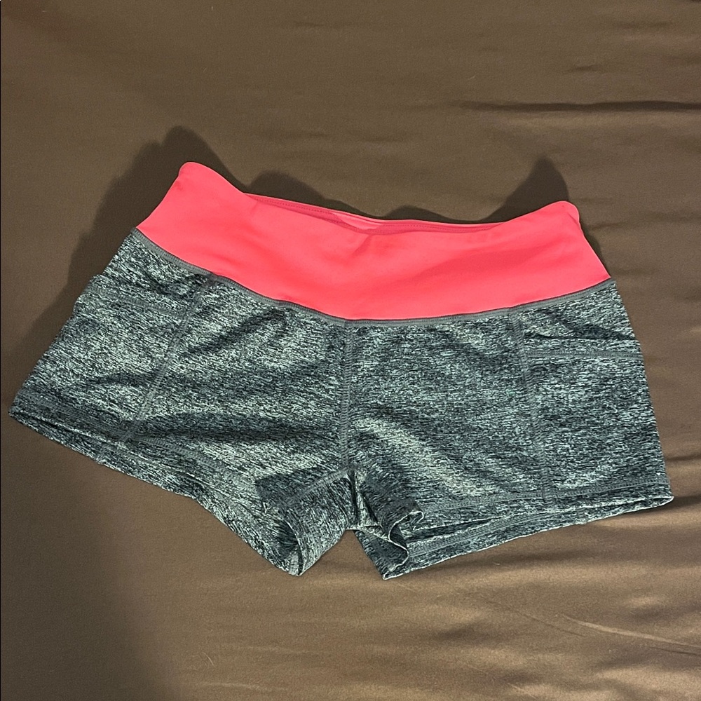 Workout shorts with pockets
